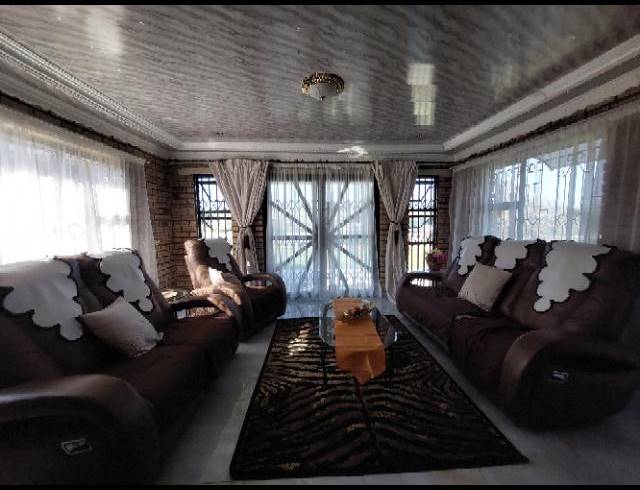 4 BEDROOM HOUSE FOR SALE IN UMGABABA